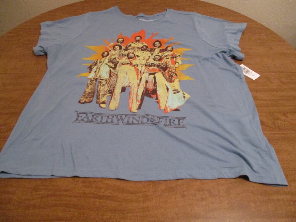TORRID EARTH WIND & FIRE BLUE T SHIRT SIZE 5X